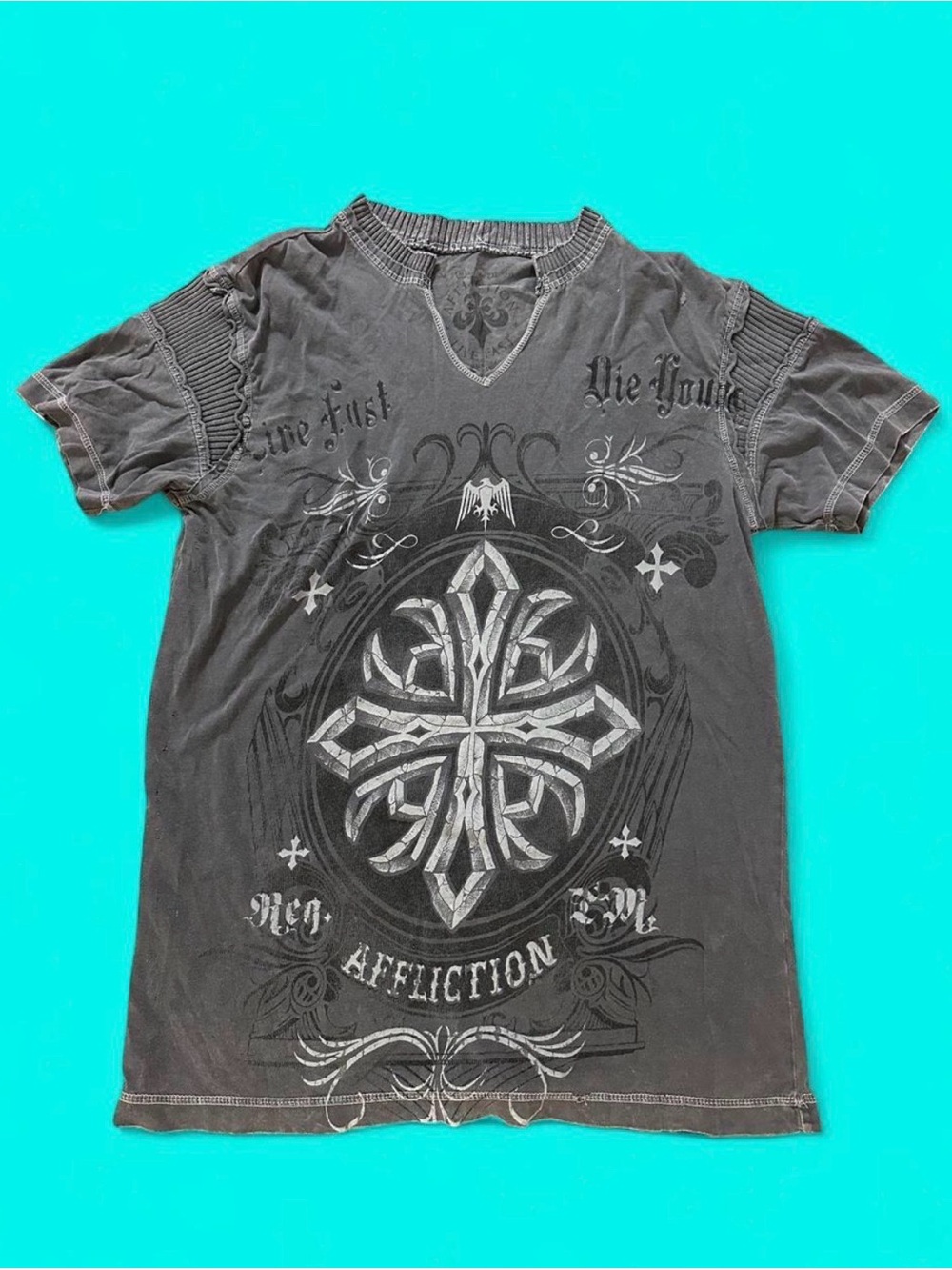 Affliction Gray Graphic V-Neck Short Sleeve Tee